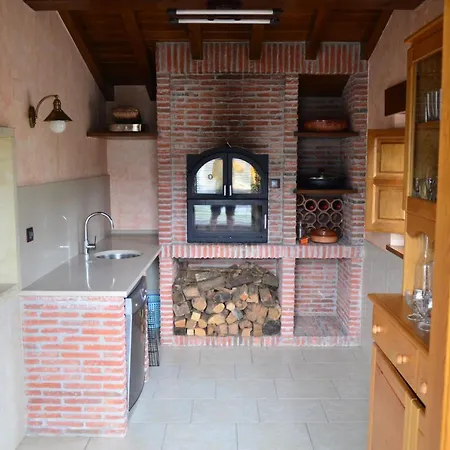 Mom Villa Tinina 아파트