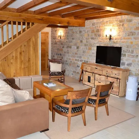 Mom Villa Tinina
