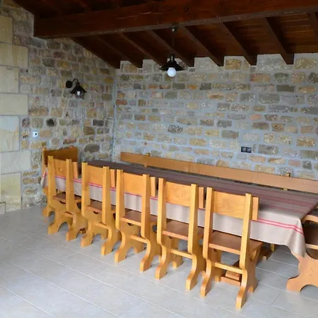 Mom Villa Tinina *